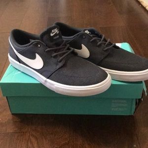 Nike Portmore Sneaker (men’s)